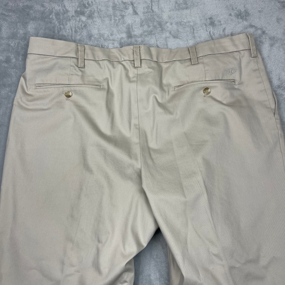 Dockers Classic Fit Pants Mens 42x30 Khaki Flex Comfort Pleated Straight Leg - Picture 4 of 10